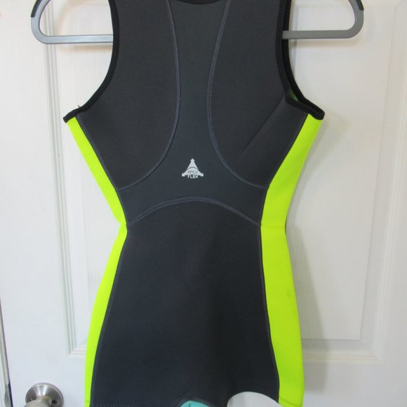 Brand New NP Surf Wet Suit Size Small - Picture 3 of 3
